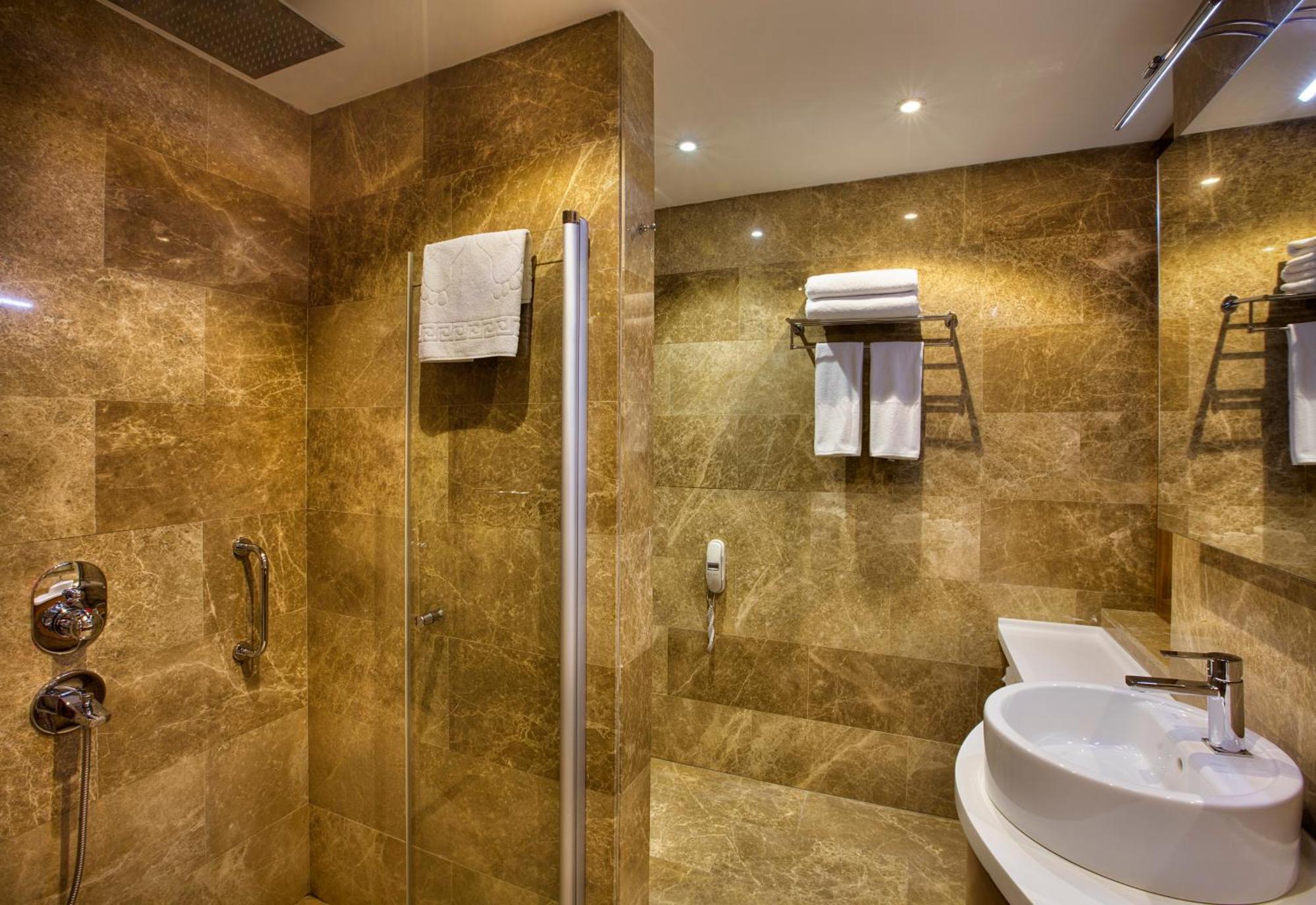 Hilton Garden Inn Kocaeli Sekerpinar Sekerpinari Экстерьер фото